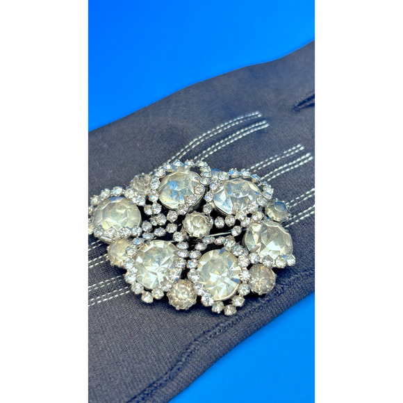 Vintage 1950s Rhinestone Brooch, Silver-tone Clear Crystal - Picture 13 of 16